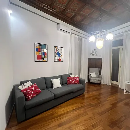 Vomero Hideaway - Family Friendly نابولي