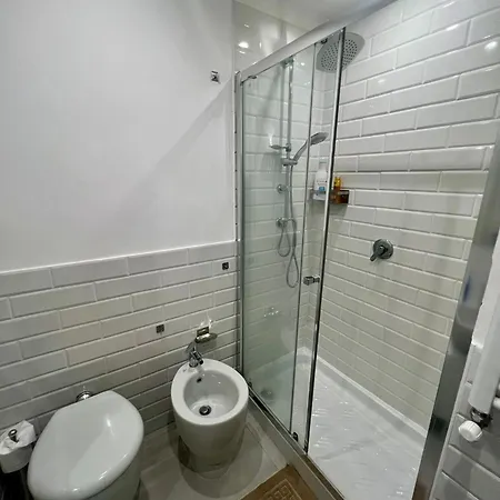 Vomero Hideaway - Family Friendly Апартаменты Неаполь
