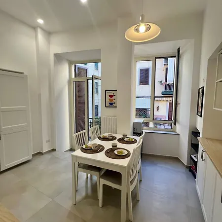 Vomero Hideaway - Family Friendly Apartment