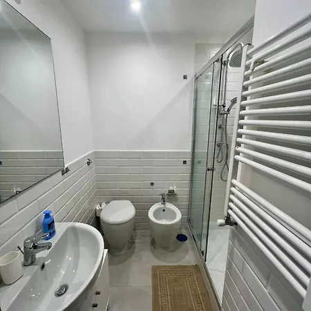 Vomero Hideaway - Family Friendly Apartment