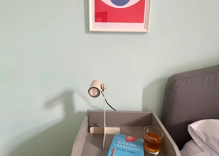 Vomero Hideaway - Family Friendly 나폴리