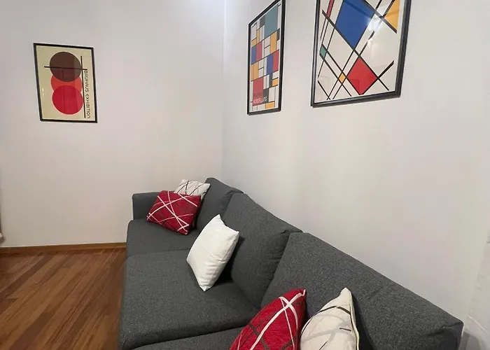 Vomero Hideaway - Family Friendly *