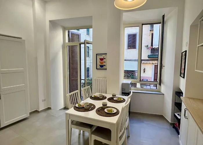 Vomero Hideaway - Family Friendly 아파트