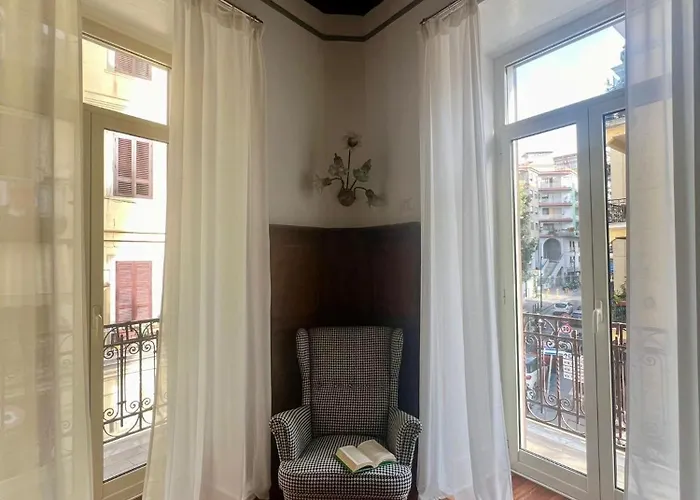 Vomero Hideaway - Family Friendly * 나폴리