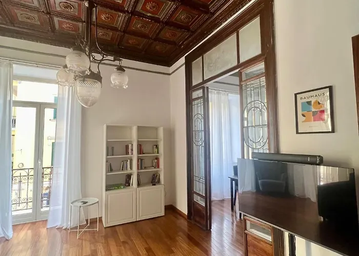 Vomero Hideaway - Family Friendly